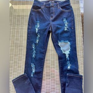 NWT Fashion Nova Stretch Skinny Jeans. Size 5. Dark Denim